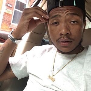 Meet your Posher, Derrien